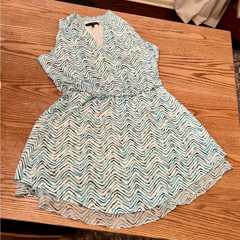 WHITE HOUSE BLACK MARKET PRINTED SMOCKED DRESS